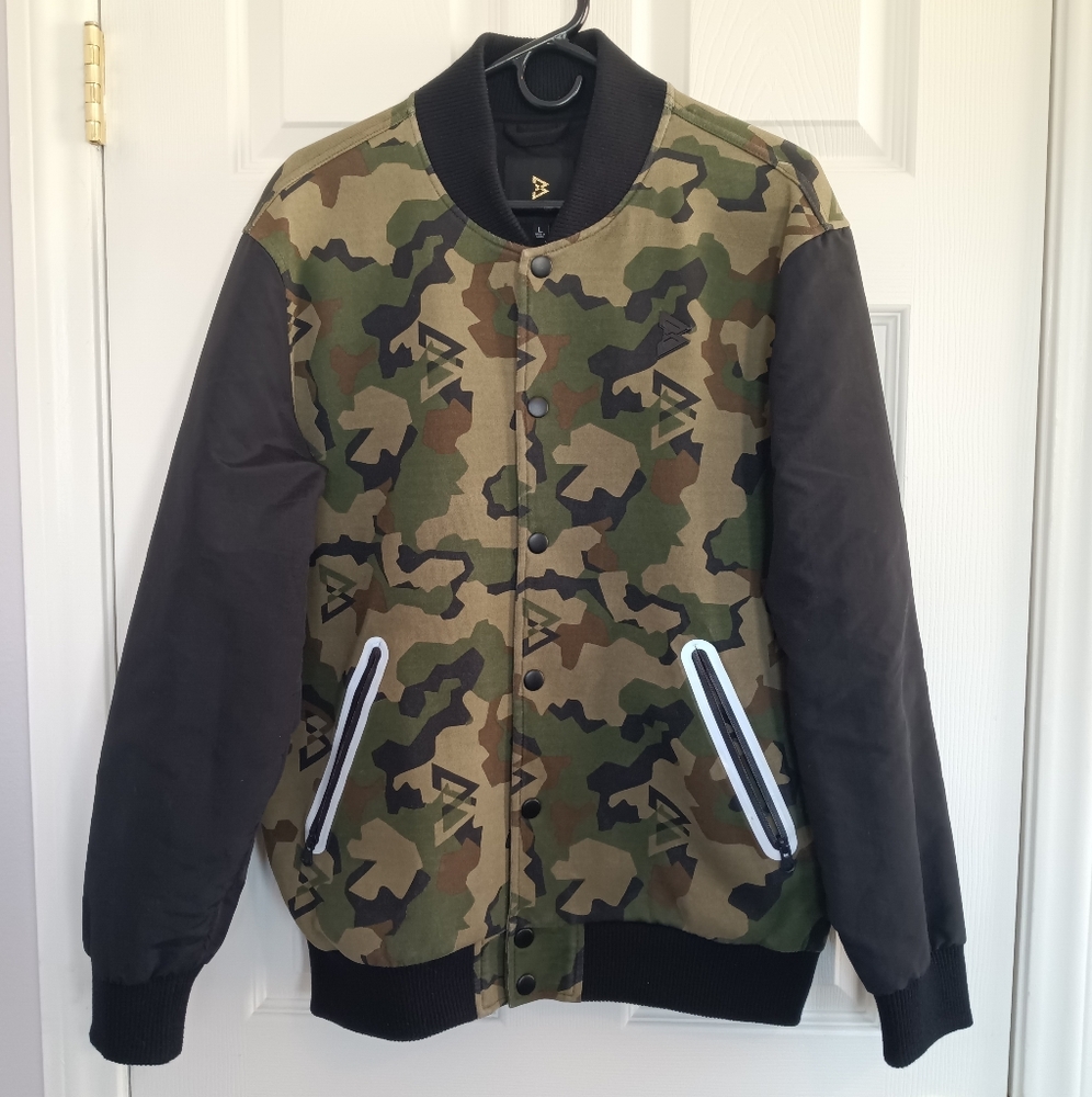 BEASTMODE JACKET MENS SIZE L